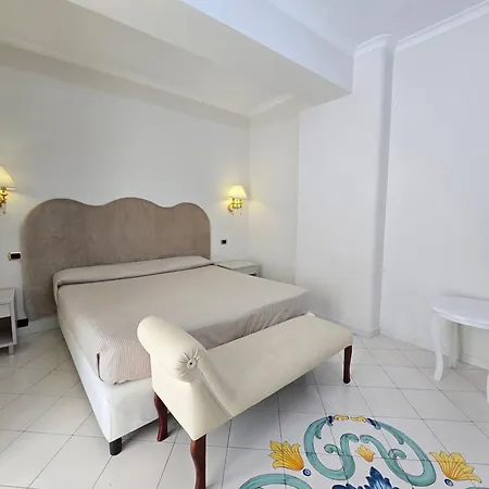 Отель Le Zagare Relais & 4*